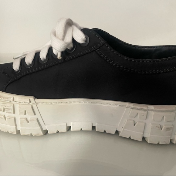 Prada sneaker - Picture 4 of 5